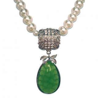 Pearl Necklace with Green Pendant Pearl Necklace with Green Pendant